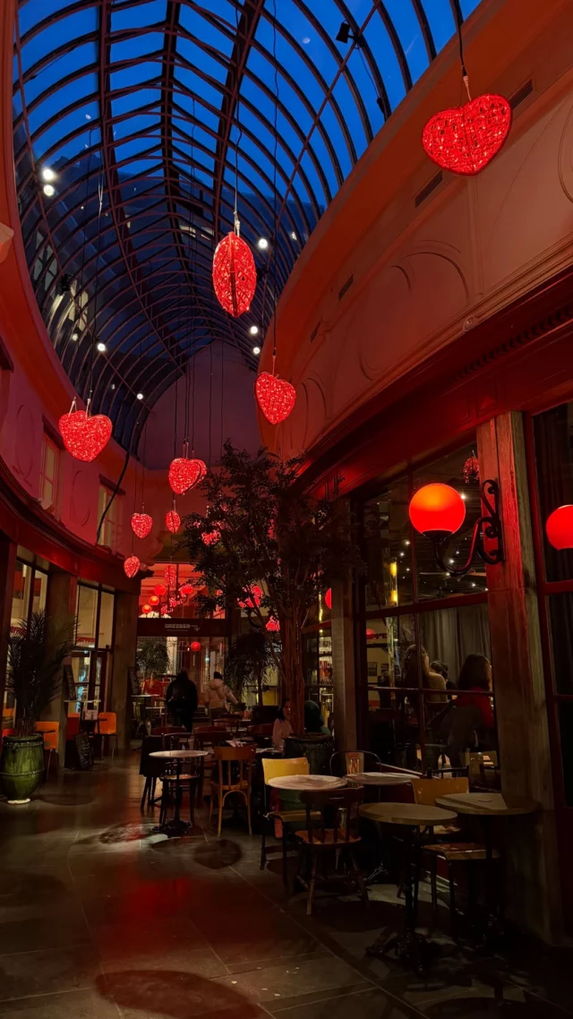 BRIGHT IN LOVE ♥️
Add Galerie Bortier to your Bright Festival route.
Eat. Enjoy. Admire the lights. ✨