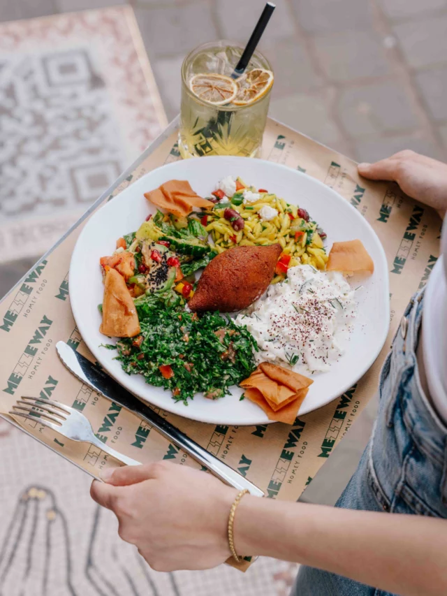 Your favorite seat on the terrace is waiting. ☀️
Pair it with a @mezzeway, and you've got the perfect summer moment 😋