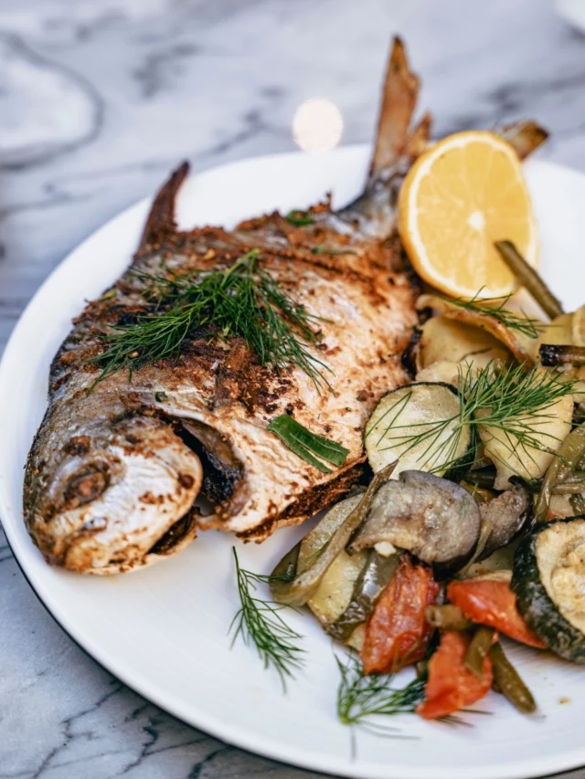 What if Friday tasted like the Mediterranean? 🌊
Meet us at @mezzeway