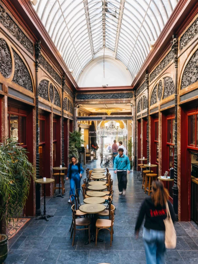 A Monday morning in the gallery, between passing by and taking a bite or a coffee 🌞
We love Mondays like these. ✨